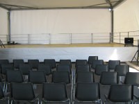 Palco con protezione laterale e copertura